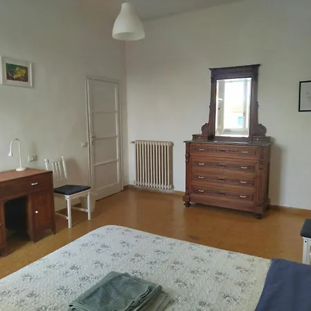 Treehouse - Spacious Private In Near Station & Airport بيت ضيافة