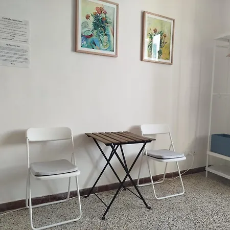 Treehouse - Spacious Private In Near Station & Airport بيزا