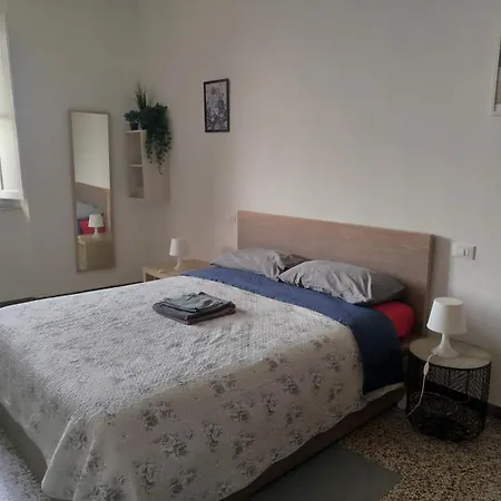 Casa de hóspedes Treehouse - Spacious Private In Near Station & Airport *
